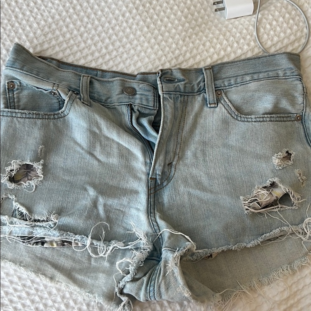 Levi’s light wash jean shorts